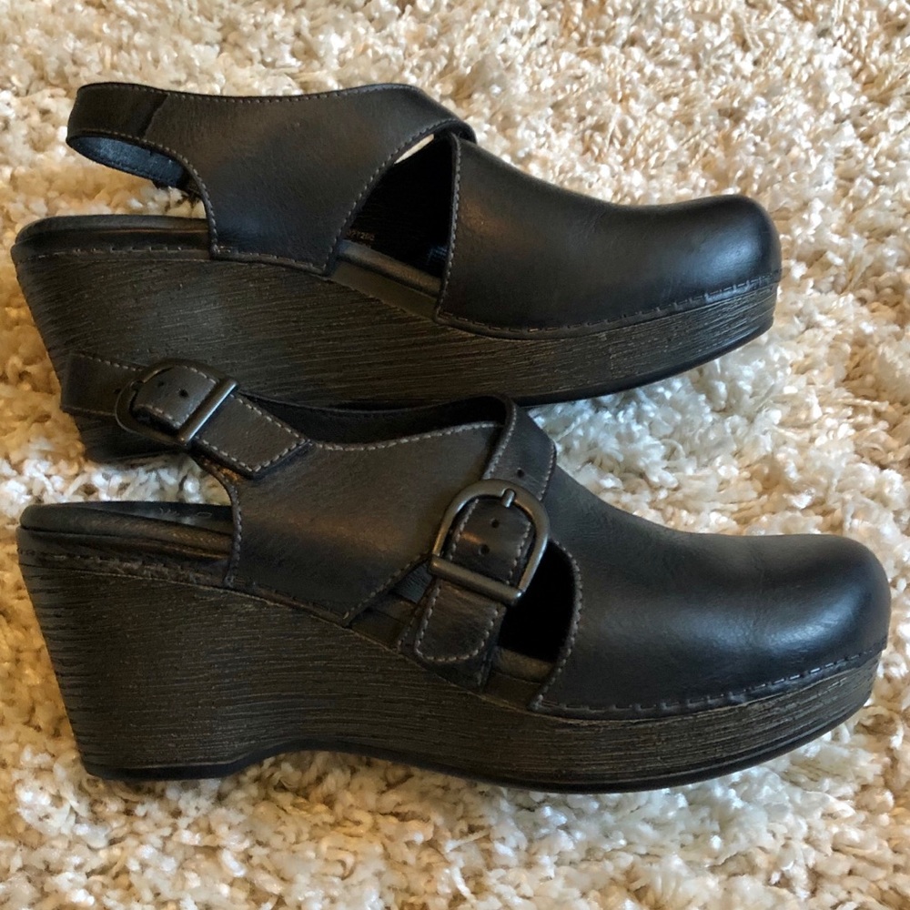 Dansko leather clogs sz 38